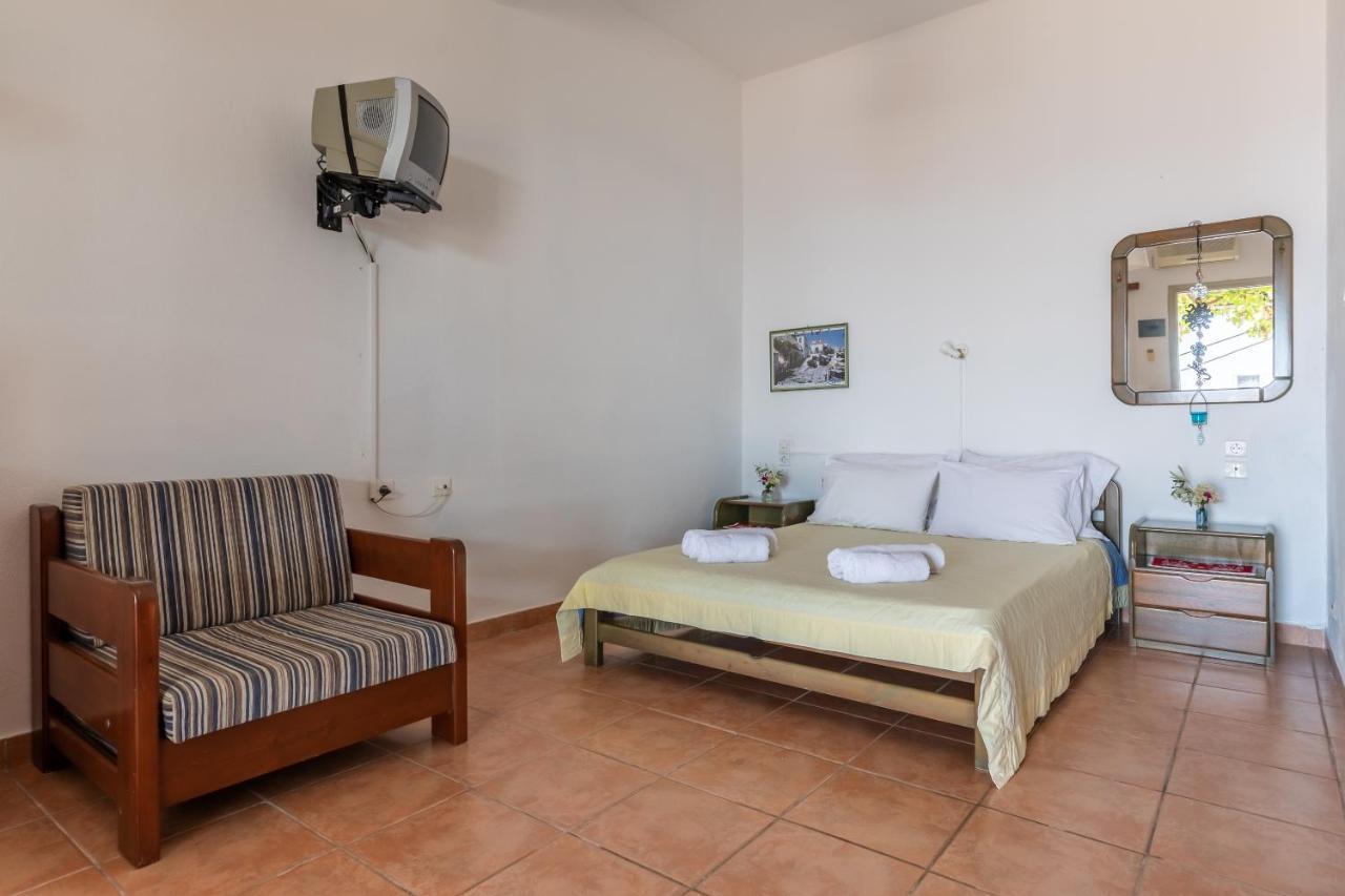 Servani Studios & Suites Loutraki  Bagian luar foto